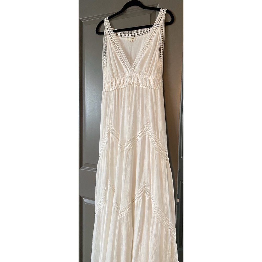 Stunning Max Studio White Maxi Dress!